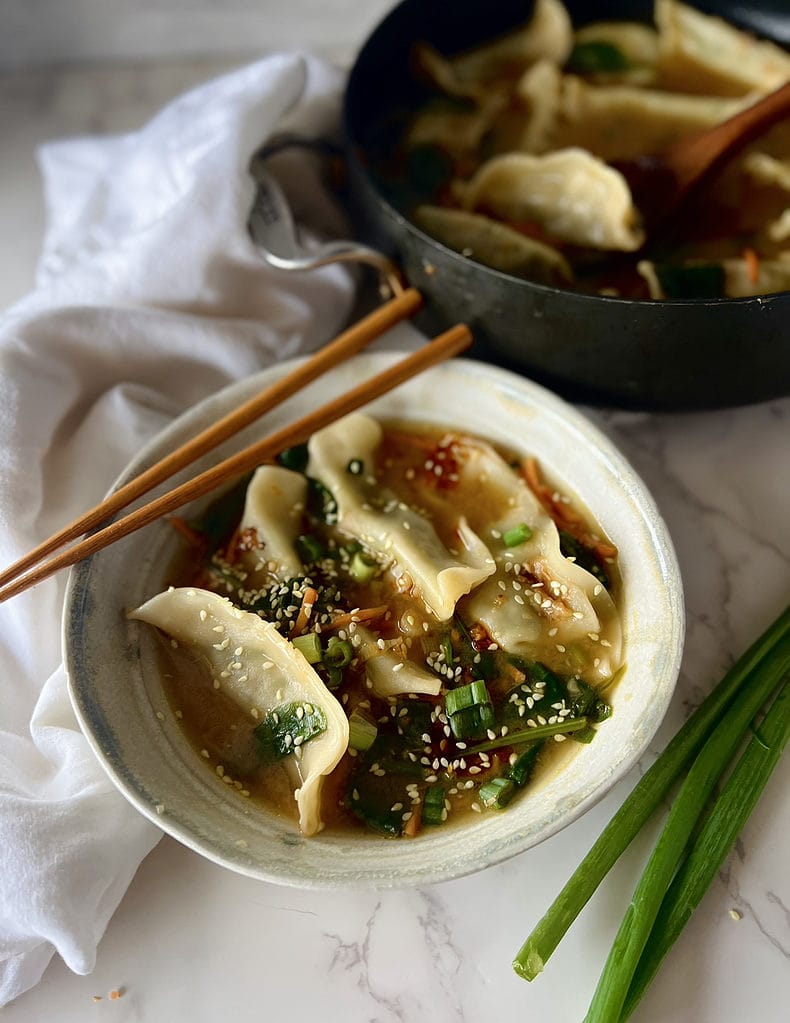 15 minute miso dumpling soup