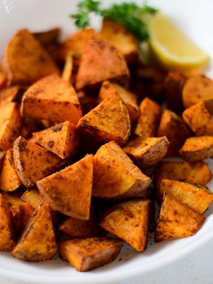 moroccan-spiced-roasted-sweet-potatoes-naturallie-plant-based