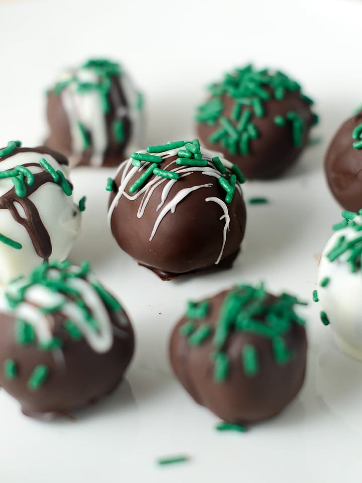 Easy Mint Chocolate Truffles (3 Ingredients) - Naturallie Plant-Based