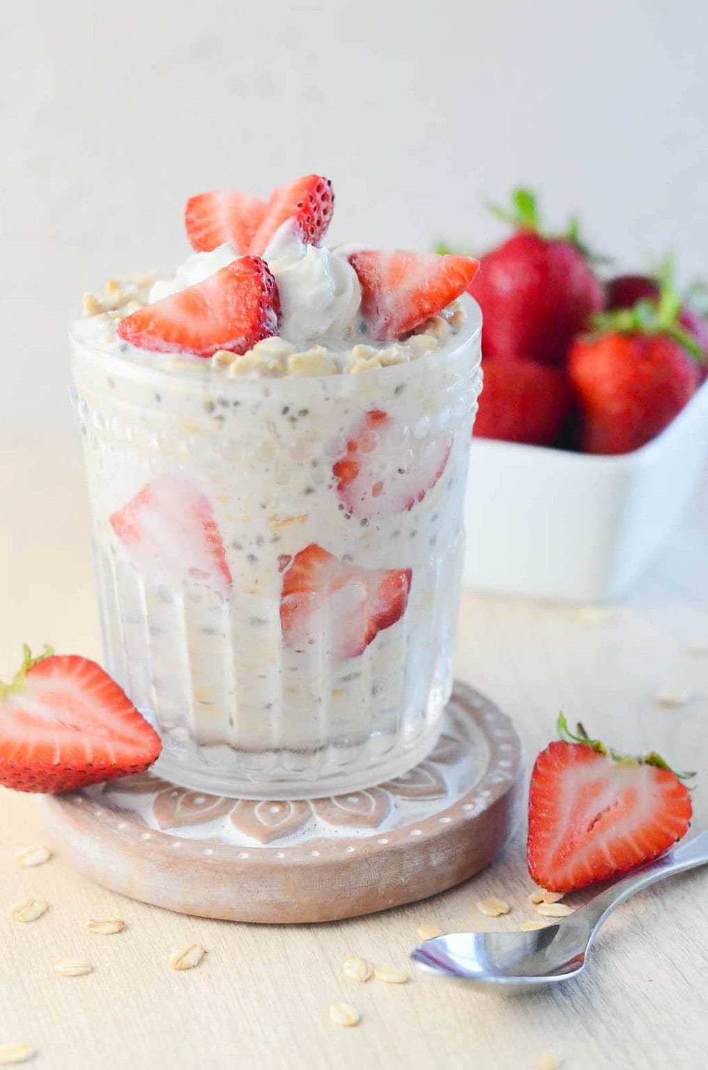 Strawberries and Cream Overnight Oats (Vegan) Naturallie PlantBased