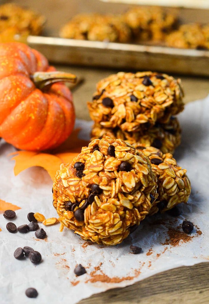 Healthy No-Bake Pumpkin Oatmeal Cookies - Naturallie Plant-Based