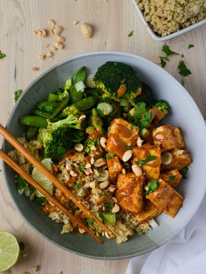 Thai Peanut Tofu Quinoa Bowl - Naturallie Plant-Based