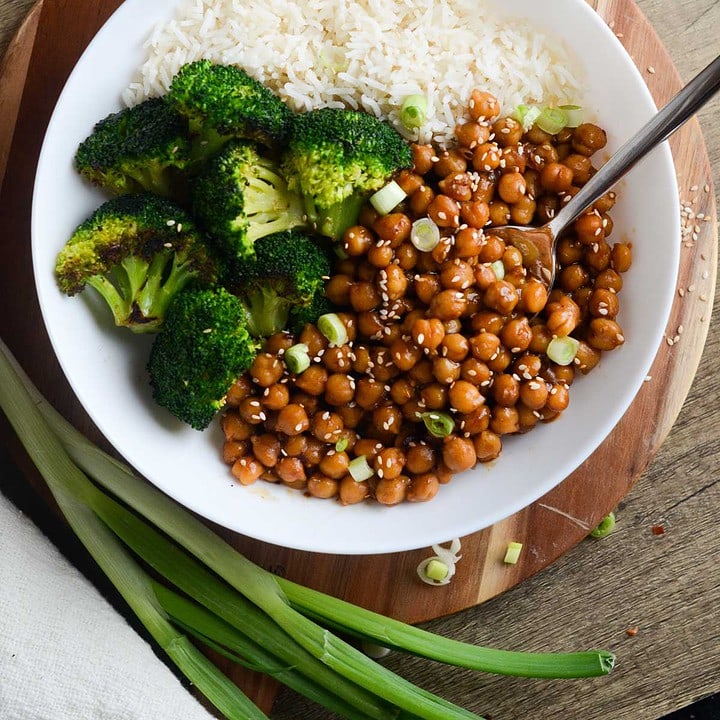 General Tso's Chickpeas - Naturallie Plant-Based