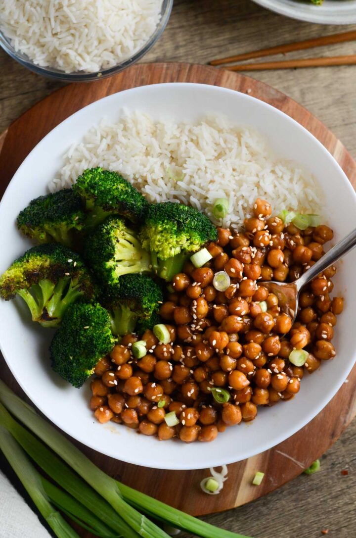 General Tso's Chickpeas - Naturallie Plant-Based