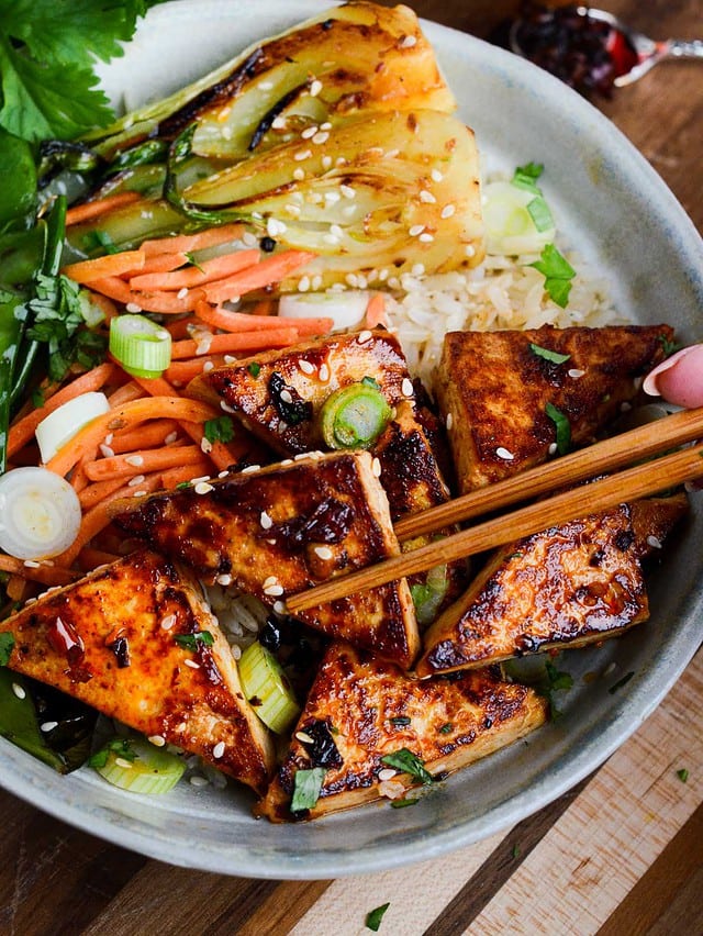 Chili Crisp Tofu Bowls - Naturallie Plant-Based