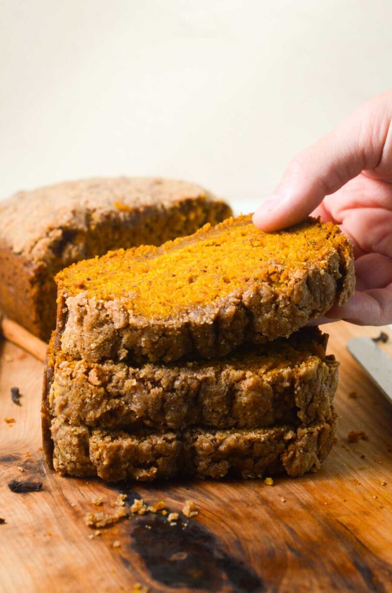 Cinnamon Crumble Pumpkin Bread (Vegan)